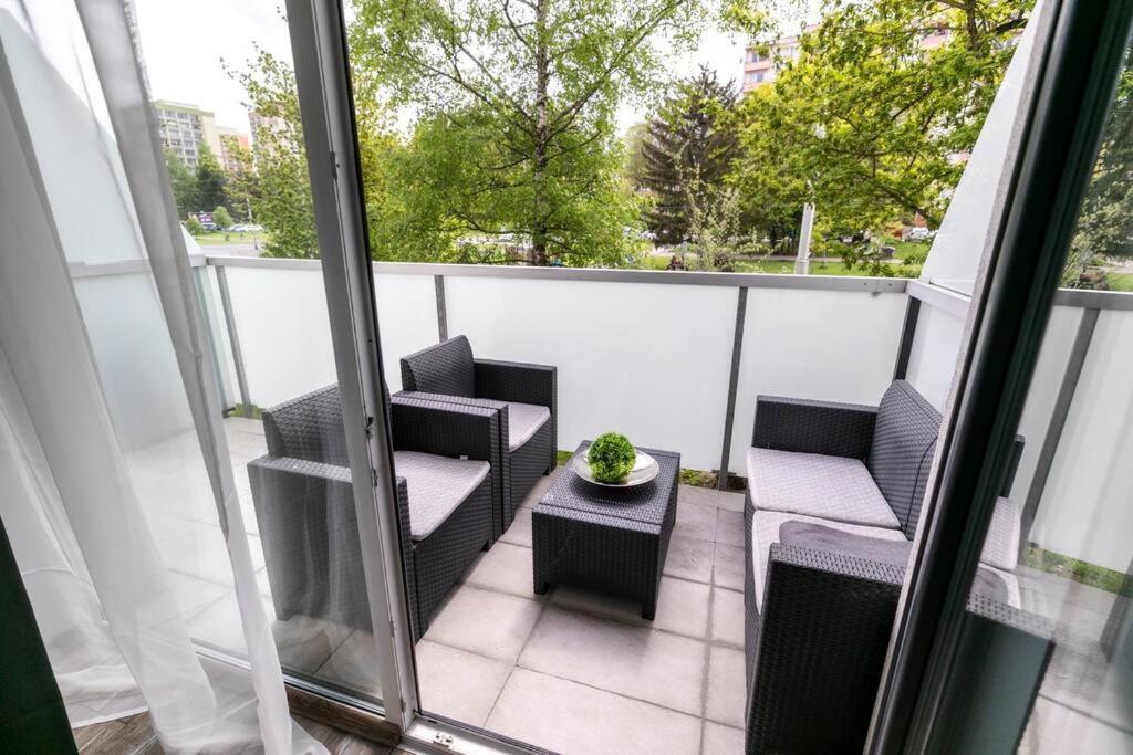 Alure Residences 1 & 24H Self Check-In, Free Parking In Front Of The Apartment Building, New Building, Terrace, Cafe With Breakfast In The Apartment Building, Next To The Aqua Park Bańska Bystrzyca Zewnętrze zdjęcie