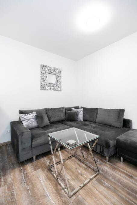 Alure Residences 1 & 24H Self Check-In, Free Parking In Front Of The Apartment Building, New Building, Terrace, Cafe With Breakfast In The Apartment Building, Next To The Aqua Park Bańska Bystrzyca Zewnętrze zdjęcie