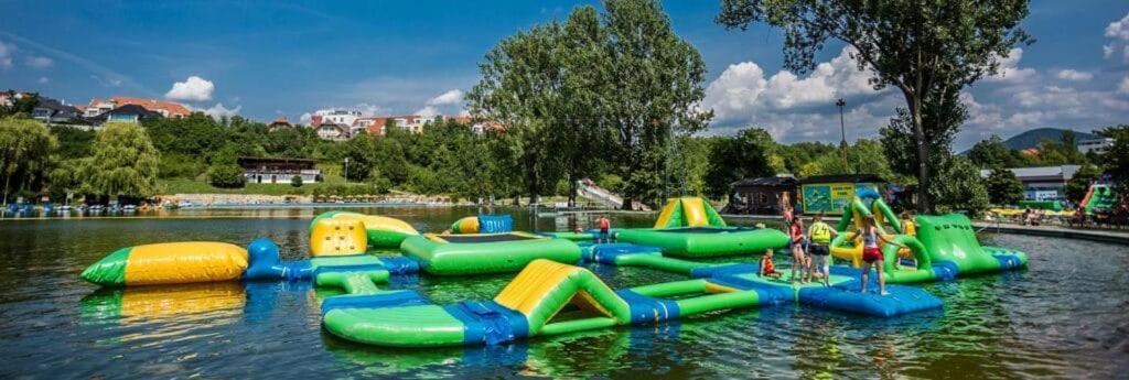 Alure Residences 1 & 24H Self Check-In, Free Parking In Front Of The Apartment Building, New Building, Terrace, Cafe With Breakfast In The Apartment Building, Next To The Aqua Park Bańska Bystrzyca Zewnętrze zdjęcie